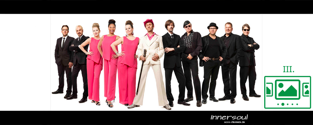 das slideshow-Fenster für 'ecco-meineke.de' anzeigen ...
Ecco DiLorenzo (voc) - Cool Daddy G. (keyb) - Mr.Bubbles (git) - Piot Tictacowski (b) - Wolfman Slim (dr) - Miss Curley Crunch (voc) - Miss My Love (voc) - Miss Sugar Kane (voc) - Tom Shreve (tb) - Tom Toot-in-the-tin (ts) - Big Boy Godzilla (tp)