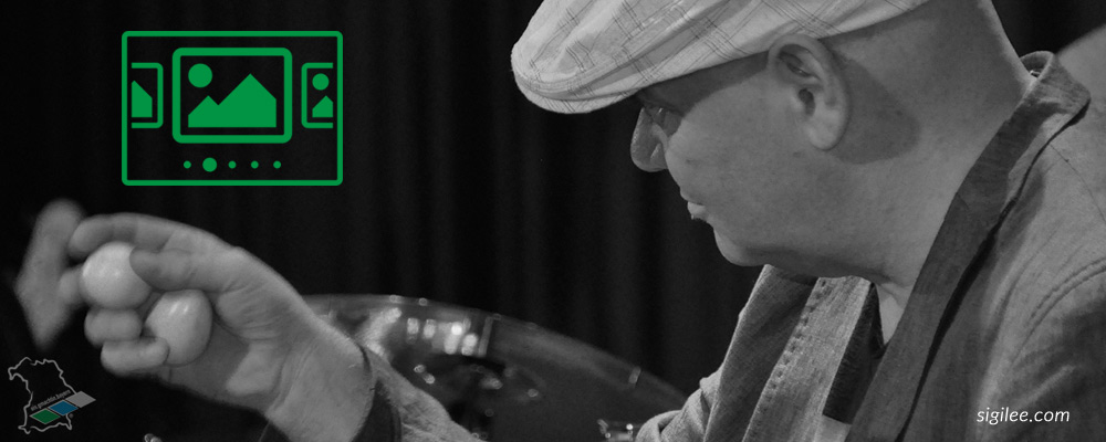 das slideshow-Fenster für 'sigilee.com' anzeigen ...
Der Herzblut-Musiker Sigi Lee :: Woidmuse, Mafia Bavarese, Big Band, Liam, ... und sehr viel mehr.