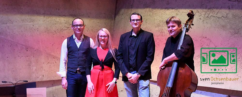 das slideshow-Fenster für 'svenochsenbauer.de' anzeigen ...
Impressionen aus dem Konzerthaus Blaibach - Ein Konzert mit Katy Göllner - Sebastian Göllner - Marcus Schlesag - Sven Ochsenbauer